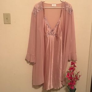 Gillian & O’Malley | Pink Nightgown/Robe NWOT